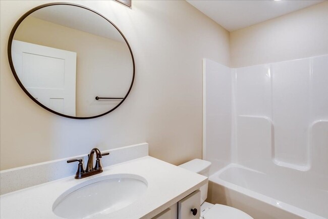 Building Photo - Fox Creek-Tracy Plan MODEL (NOT FOR RENT)