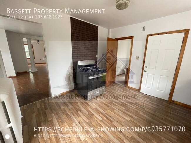 Building Photo - 617 Elm St