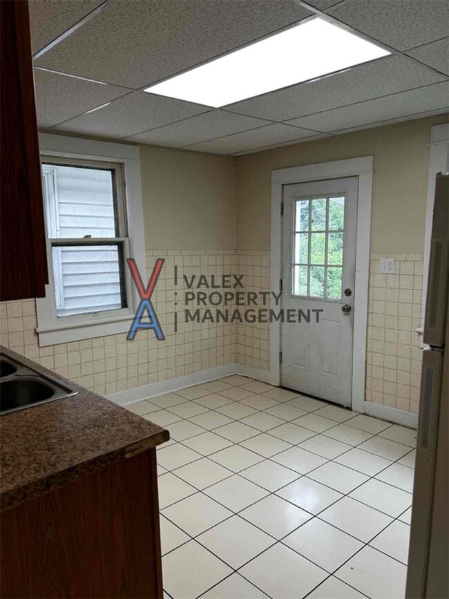 Building Photo - 2649 Olyphant Ave