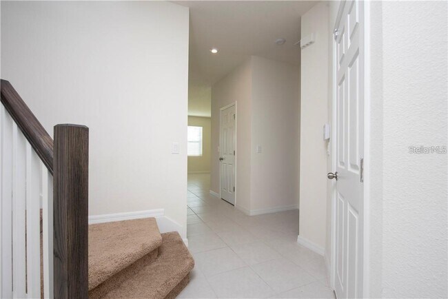 Building Photo - 2400 Avian Loop