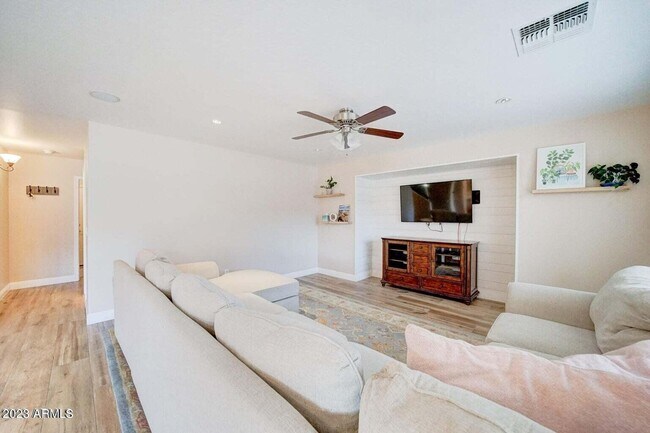 Building Photo - 3563 E Blue Ridge Way