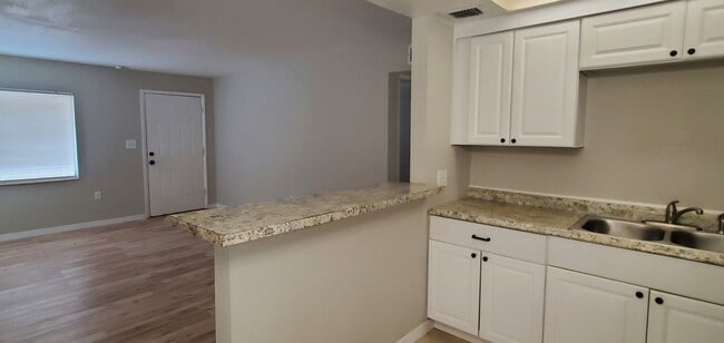 Building Photo - Renovated Apartment in Cocoa, FL (1 Bedroom)