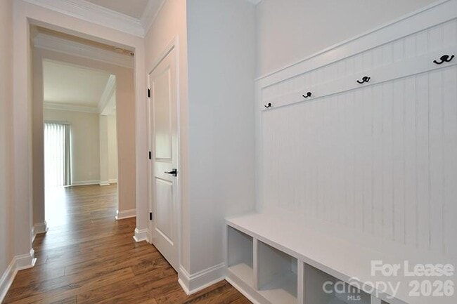 Building Photo - 6153 Sylvan Dr