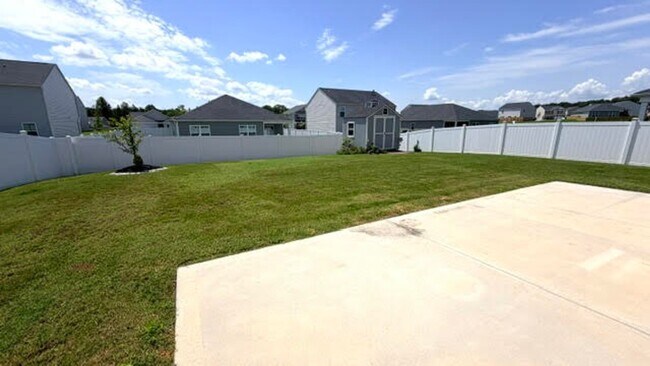 Building Photo - 526 Leven Dr