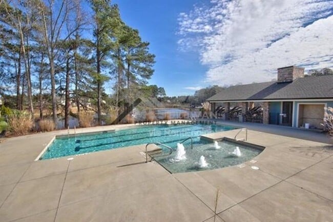 Building Photo - 2422 Memory Ridge Drive