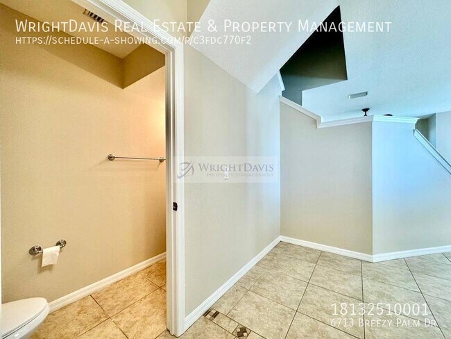 Building Photo - 6713 Breezy Palm Dr