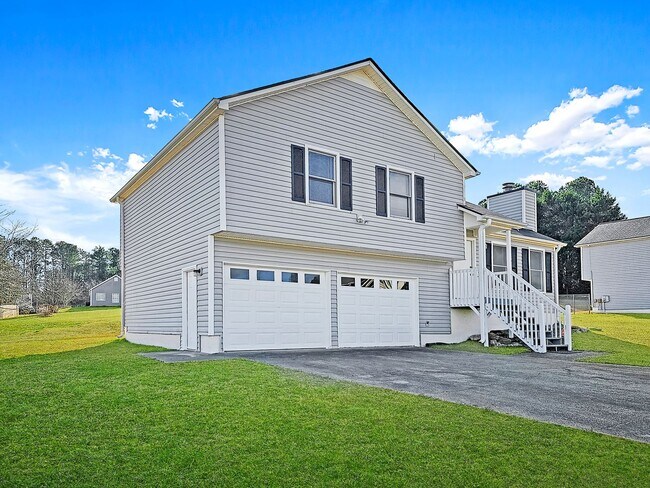 Building Photo - Charming 3 Bed, 2 Bath Home in Douglasvill...