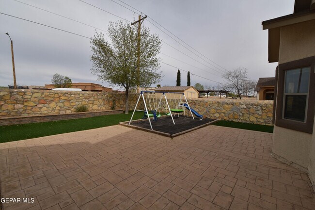 Building Photo - 14325 Navajo Point Dr