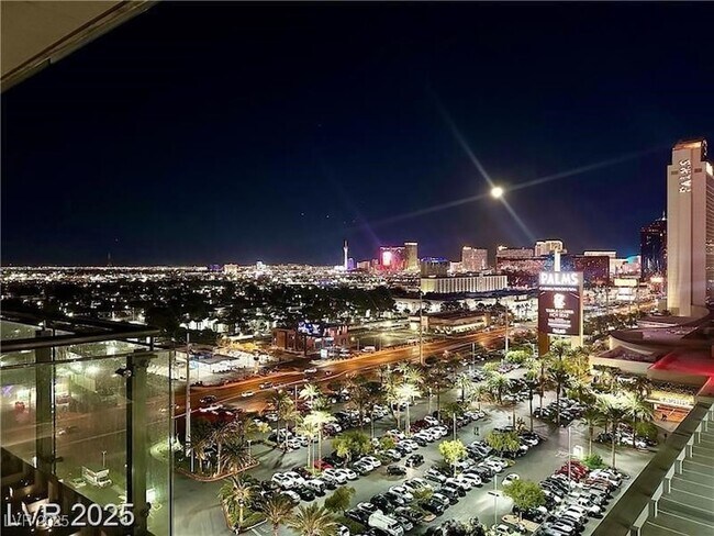 Building Photo - 4381 W Flamingo Rd