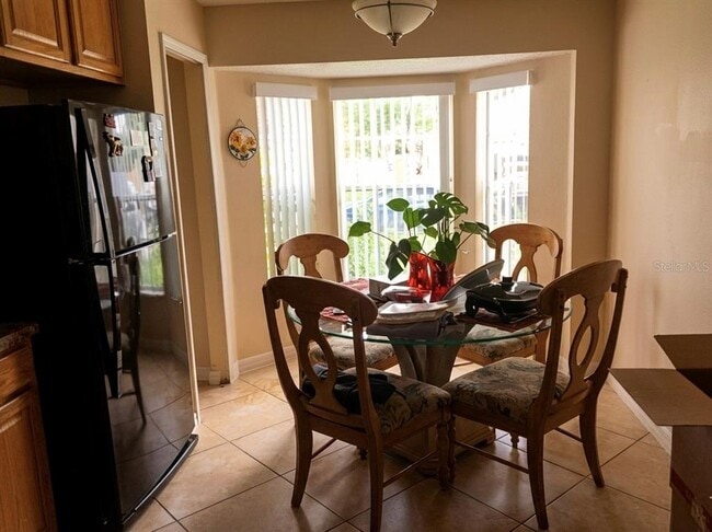 Building Photo - 2127 Rj Cir