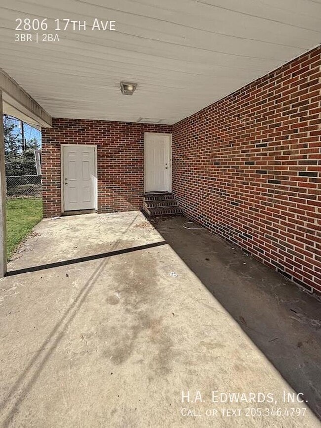 Building Photo - 2806 17th Ave