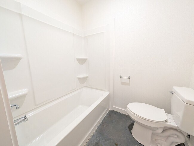 Building Photo - Updated Arkansas Unit at Brookridge