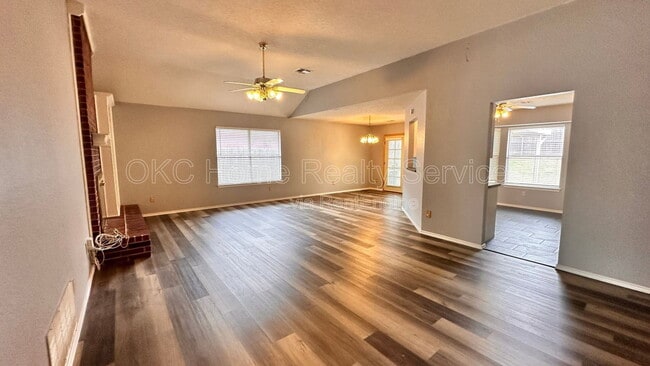 Building Photo - 17316 Valley Crst