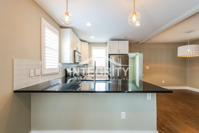Building Photo - 3622 W 29th Ave