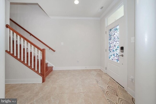 Building Photo - 609 Hendrix Ave