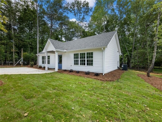 Building Photo - 8079 Beachwood Dr