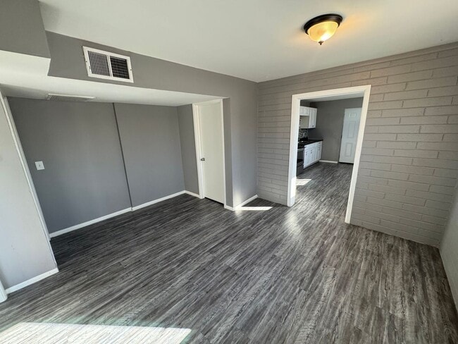 Building Photo - 1 Bedroom - 1 Bath -  Plus Office - 795 Sq. Ft. - Duplex - Chandler