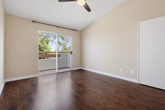 Building Photo - 500 Lands End Way