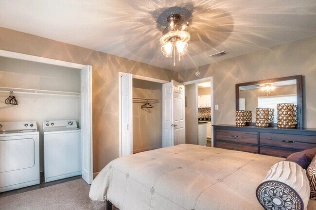 Building Photo - 25650 I-45