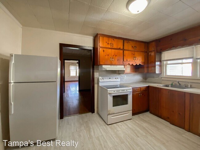 Building Photo - 2 br, 1 bath House - 830 N Combee Rd
