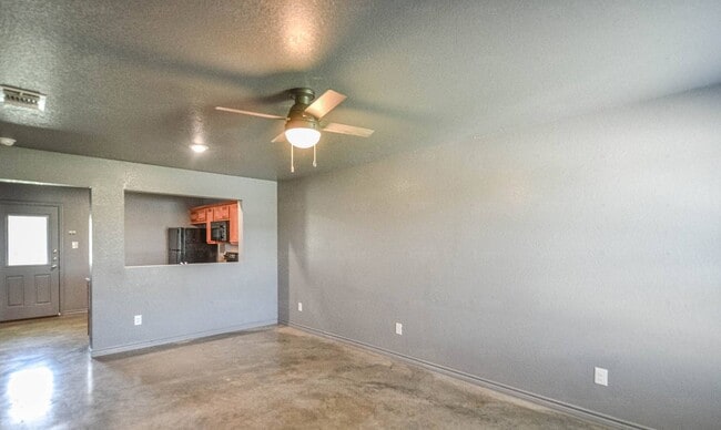 Building Photo - 2816 Leroy Cir