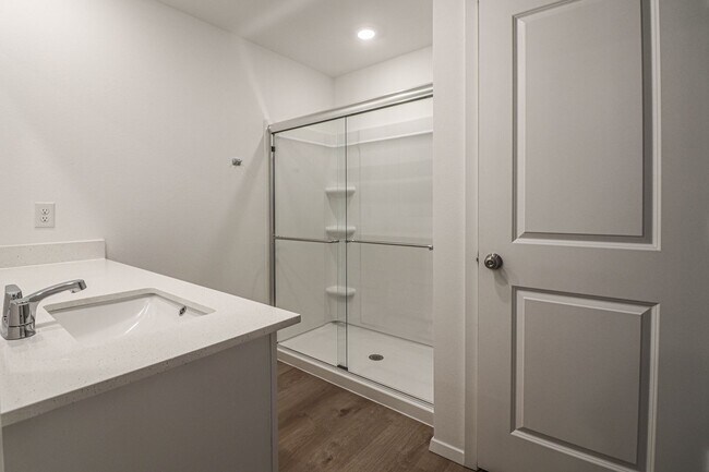 Building Photo - 3202 S 15th Pl