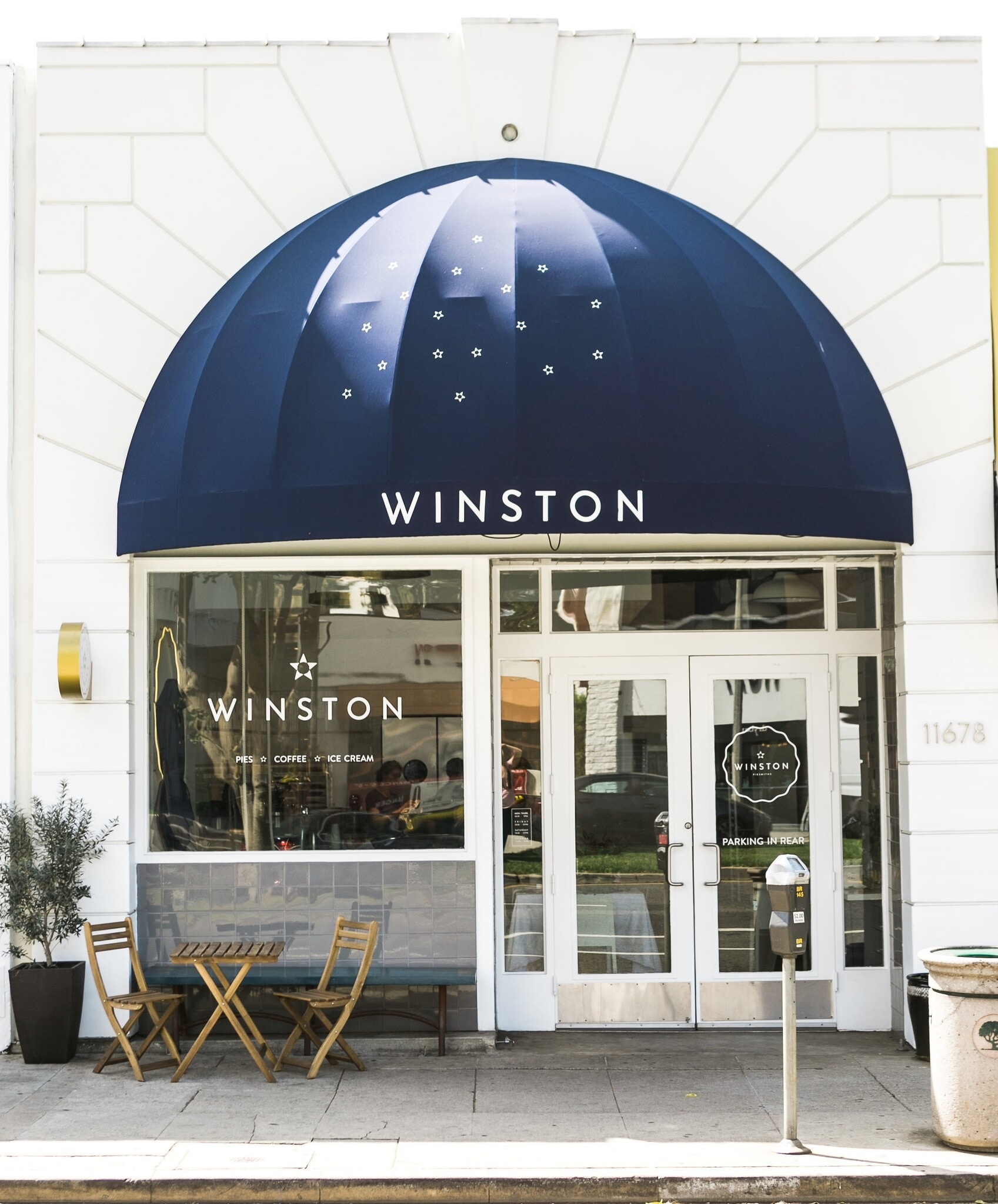 Winston - 11970 Montana Ave