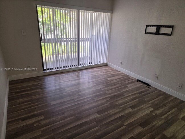 Building Photo - 6509 Racquet Club Dr