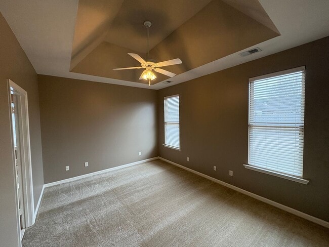 Building Photo - For rent