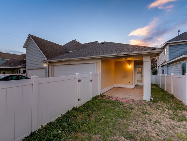 Building Photo - 1636 Spanish Moss Wy