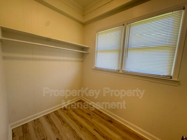 Building Photo - 3552 Irwin Way