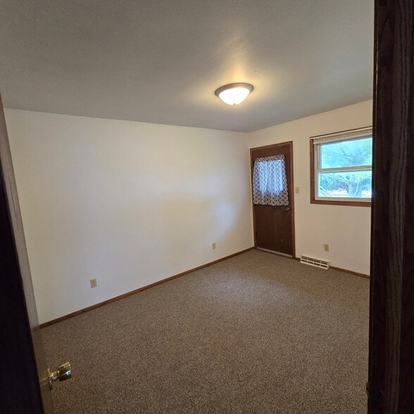 Building Photo - 1062 Perry St