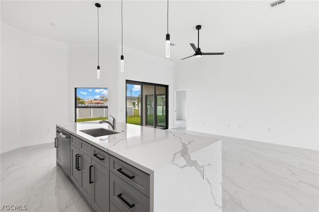 Building Photo - 1413 NE 15th Terrace