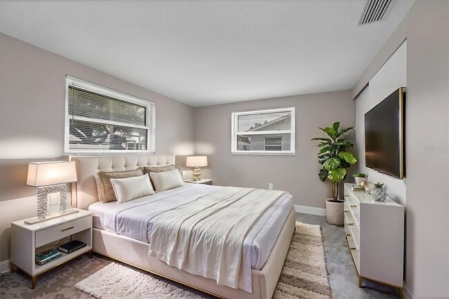 Building Photo - 880 Queen Rd