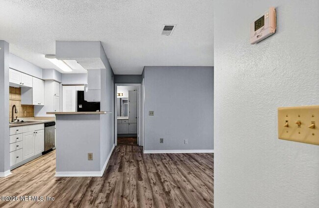 Building Photo - 10200 Belle Rive Blvd