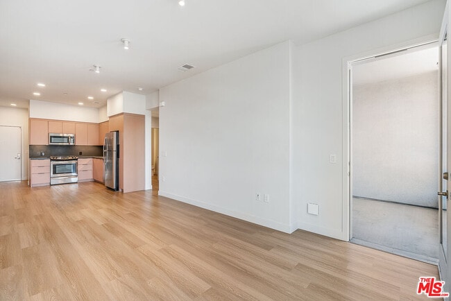 Building Photo - 10601 Washington Blvd