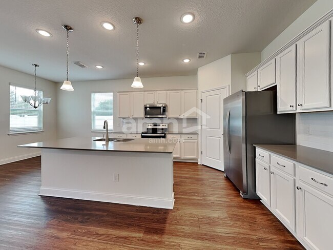 Building Photo - 900 Summer Stone Loop