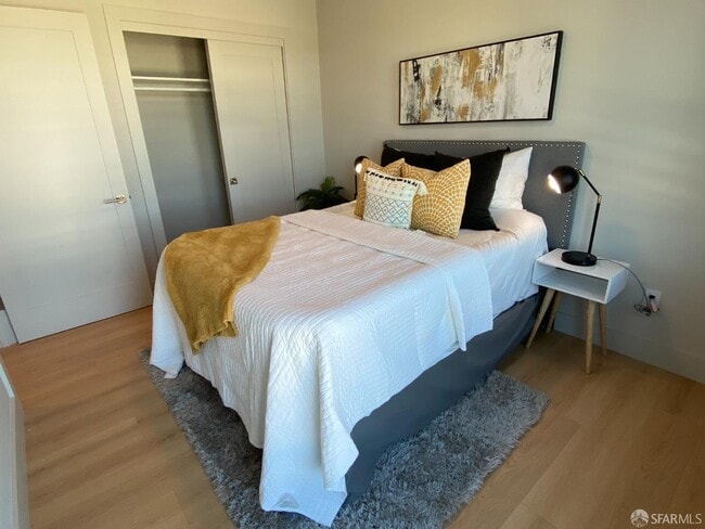 Building Photo - 3945 Judah St