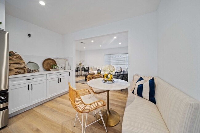 Building Photo - 11946 Aneta St