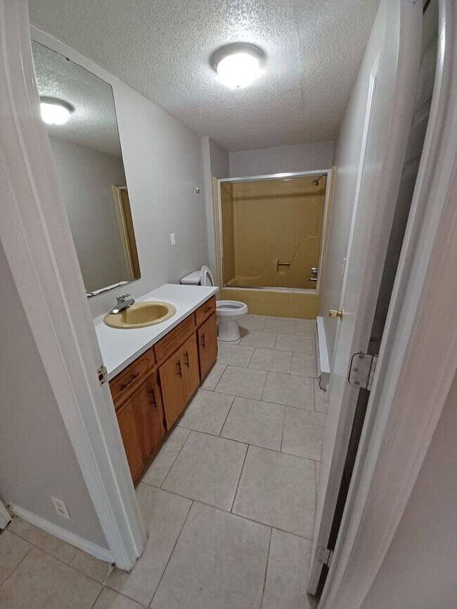 Building Photo - 2BD/1BA Duplex in Morganton