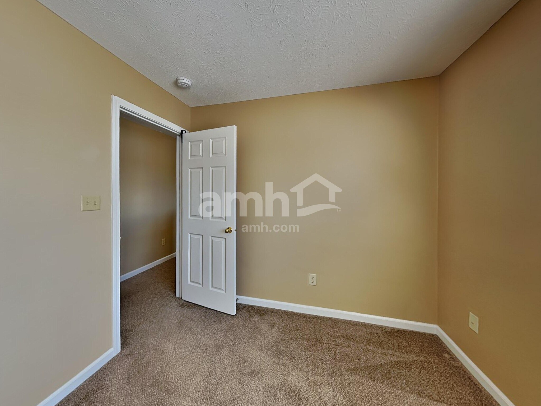Building Photo - 6658 W Longview Dr