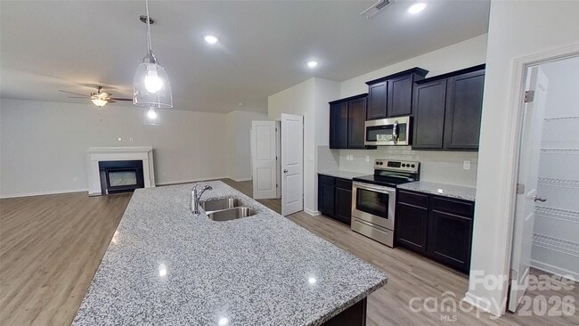 Building Photo - 4509 Cecilia Ln