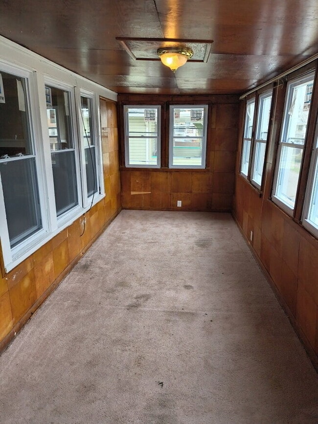 Building Photo - 3658 E 143rd St