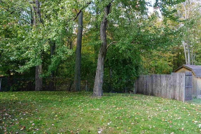 Building Photo - 96 Birch Ct