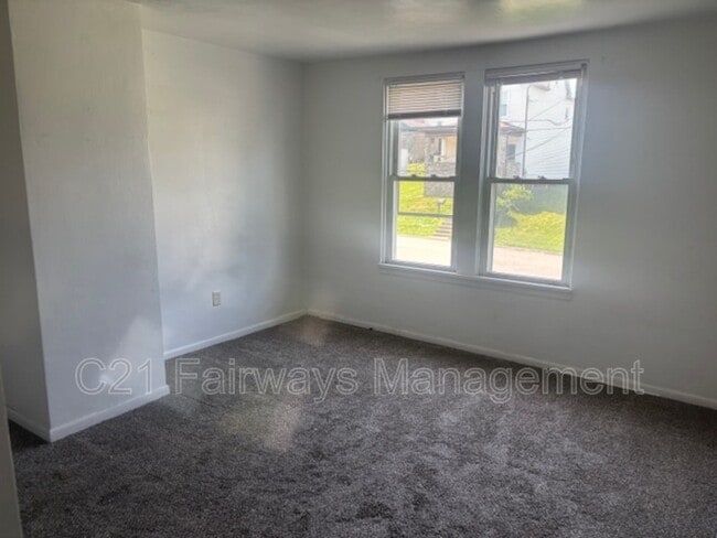 Primary Photo - 1109 Glass St