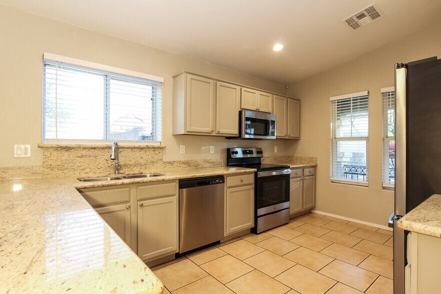 Building Photo - 884 S 242nd Dr