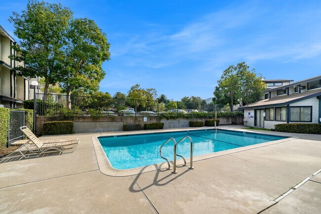 Building Photo - AVAILABLE JULY - 3 Bed / 2 Bath CLOSE TO CAL POLY