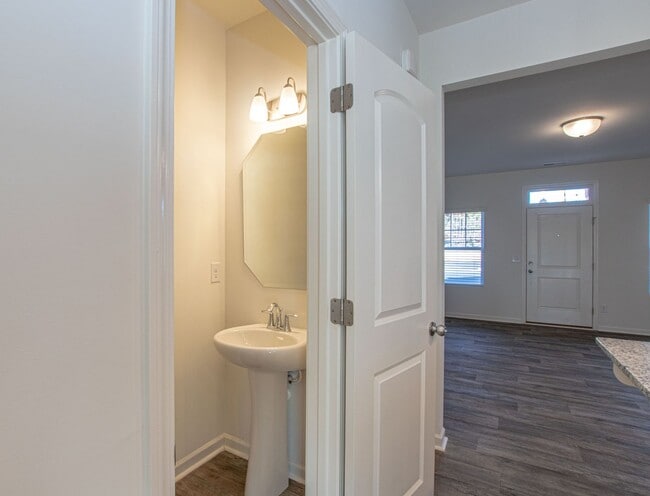 Building Photo - BEAUTIFUL 2 Bedroom Townhome in Cox Mill District - MOVE IN SPECIAL