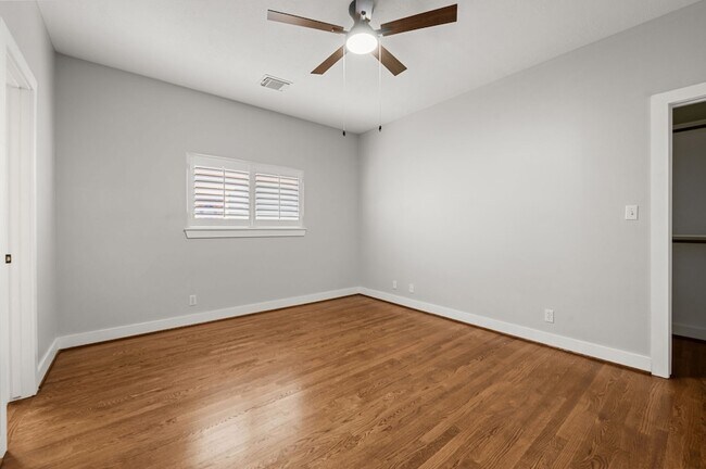 Building Photo - 1448 Nashua St