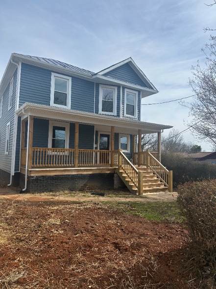 Building Photo - 1304 Floyd St